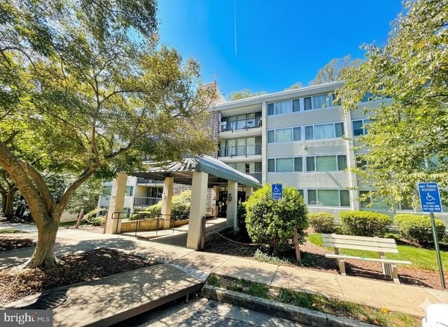 Building Photo - 4410 Briarwood Ct N Unit 47 Rental