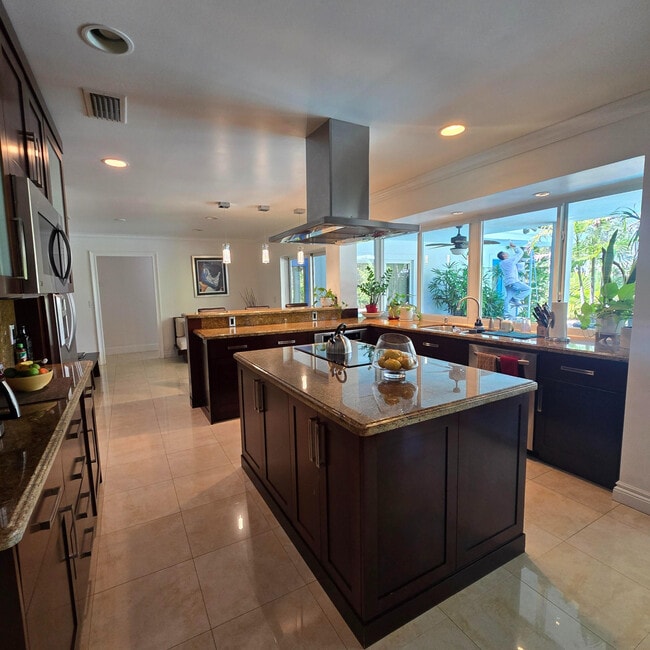 Photo - 2120 N 49th Ave
