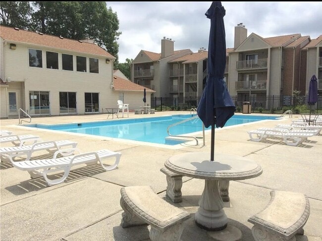 Photo - 504 Thorncliff Dr Unit 303