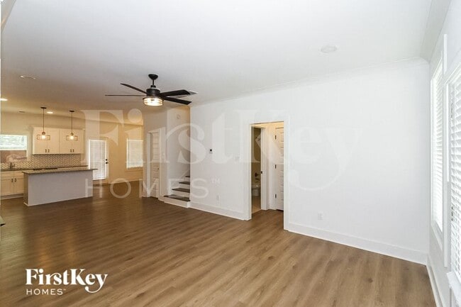 Photo - 4979 Wilburn Ave