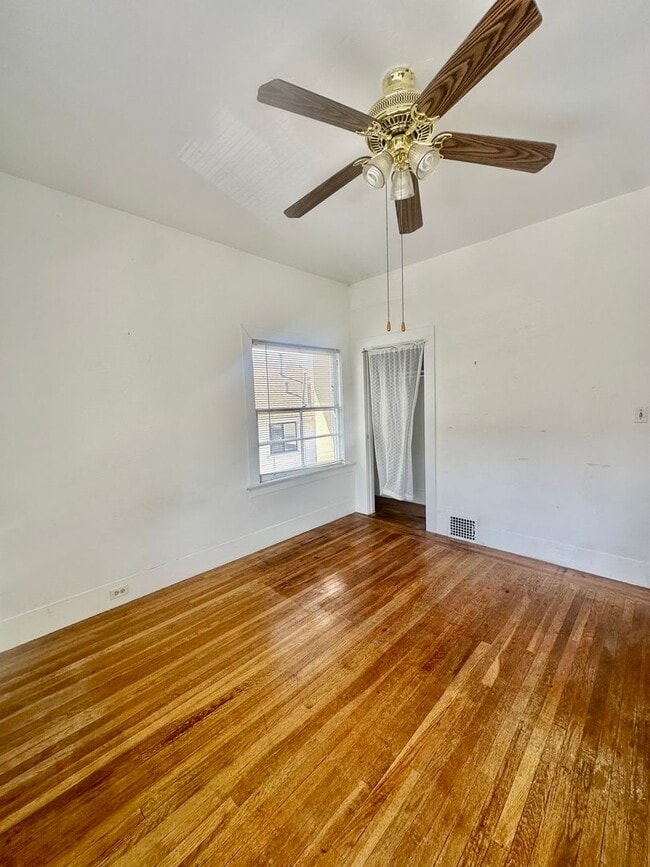 Photo - 1512 Arch St