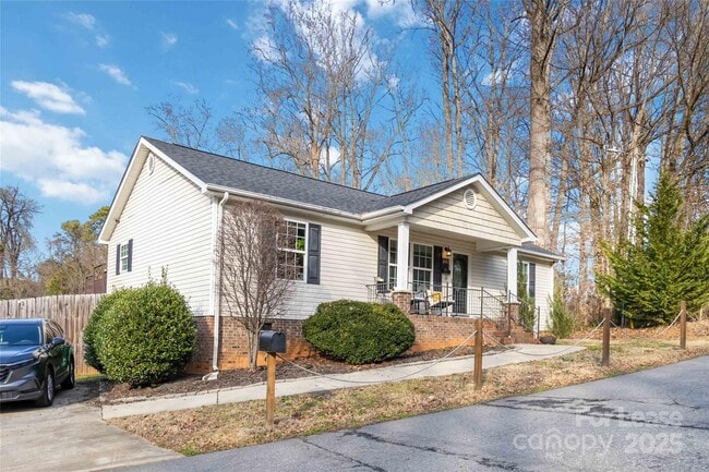 Photo - 440 Lincoln St