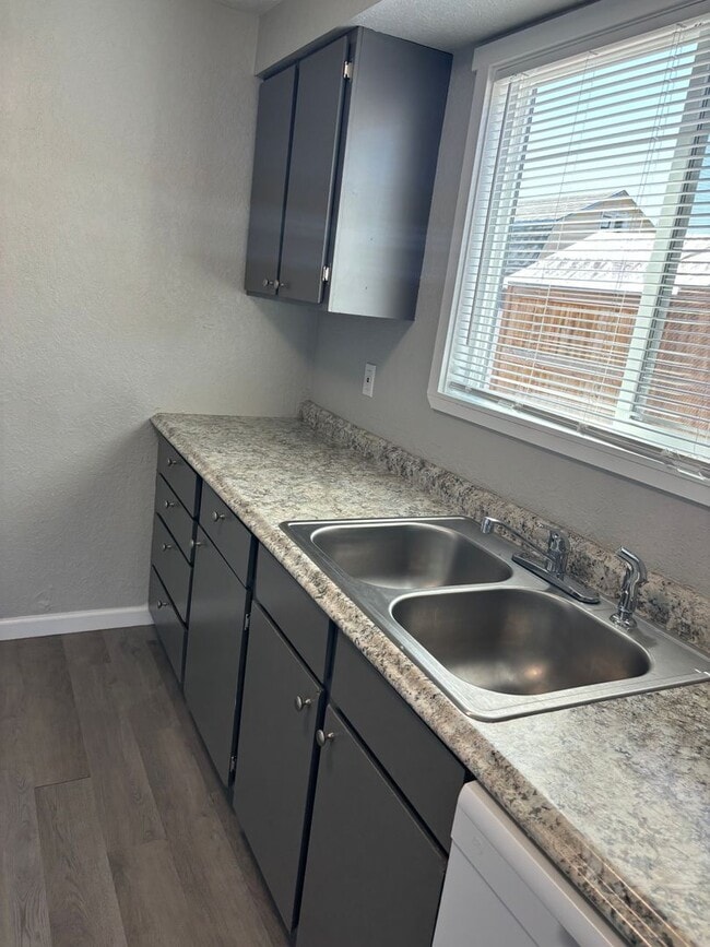 Photo - ALVJ904 Unit ALVJ902