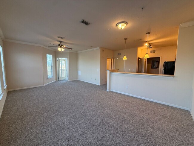 Photo - Bright & Comfortable 1-Bedroom Apartment i... Unit 166