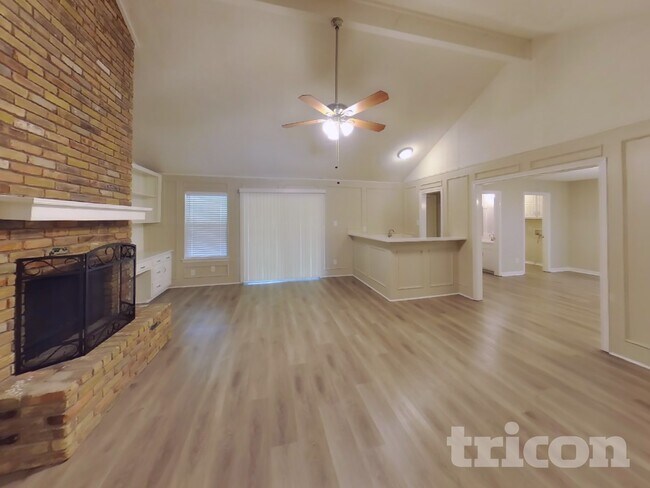 Photo - 2001 Libby Ln