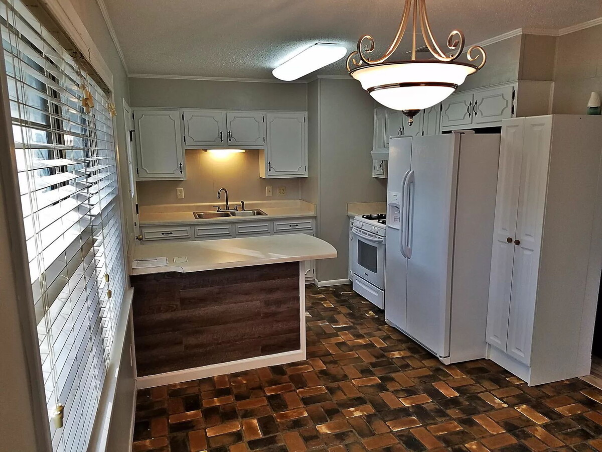 Photo - 3/2 in darling area of Ocean Springs