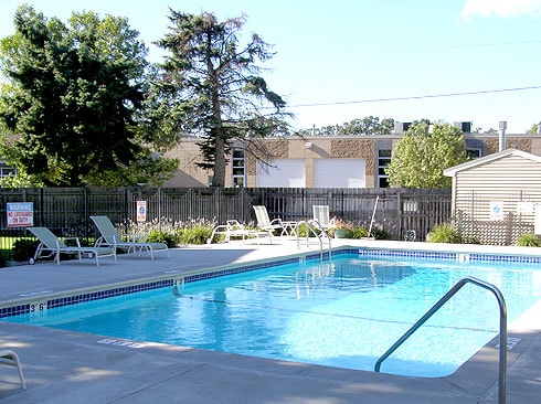 Building Photo - Rhode Island Chateau Apartments