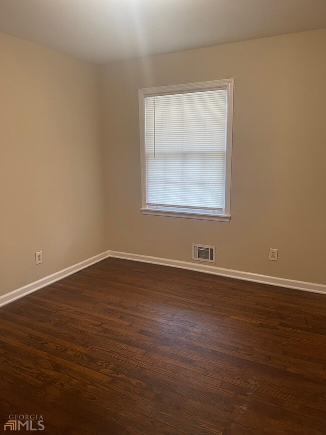 Photo - 808 S Nottingham Rd