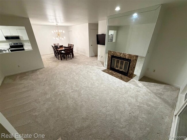 Photo - 6687 Maple Lakes Dr