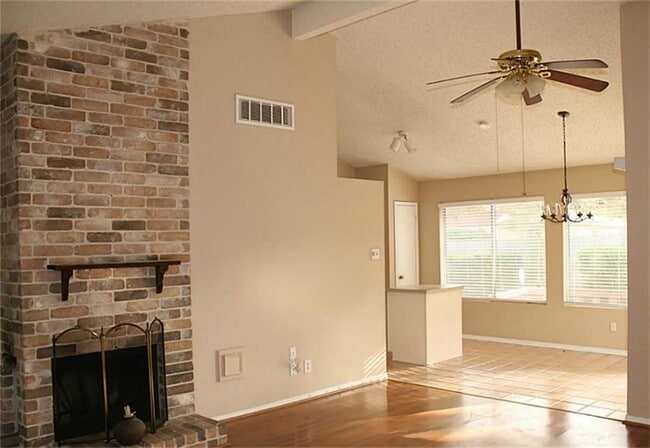 Photo - 2403 Chimneystone Cir