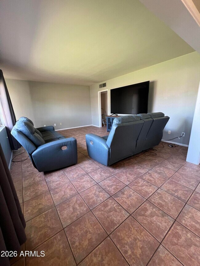 Photo - 4121 E Edgemont Ave