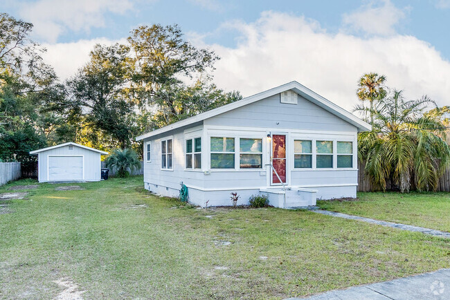 Building Photo - 421 Thorpe Ave N Rental