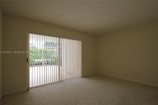 Photo - 4802 Water Oak Ct