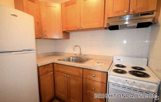 Building Photo - 172 N Beacon St Unit 24 Rental