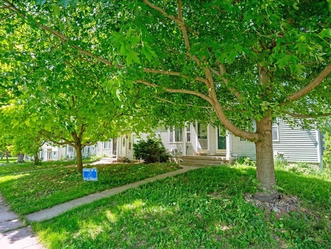 Photo - 523 Potter St