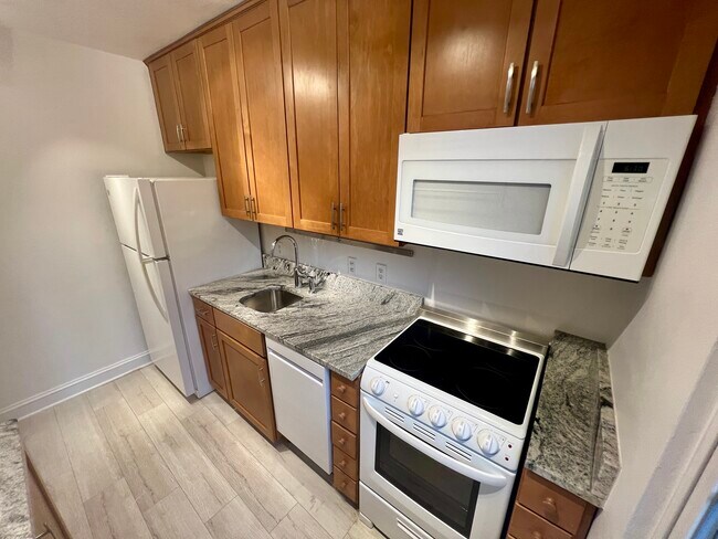 Photo - 7 E Glebe Rd Unit C