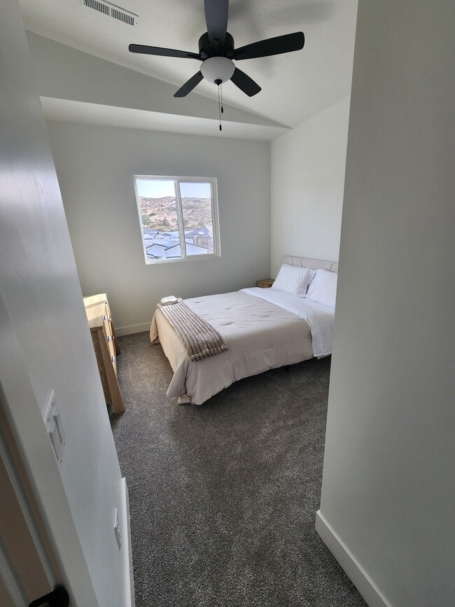 Building Photo - 2218 380 S