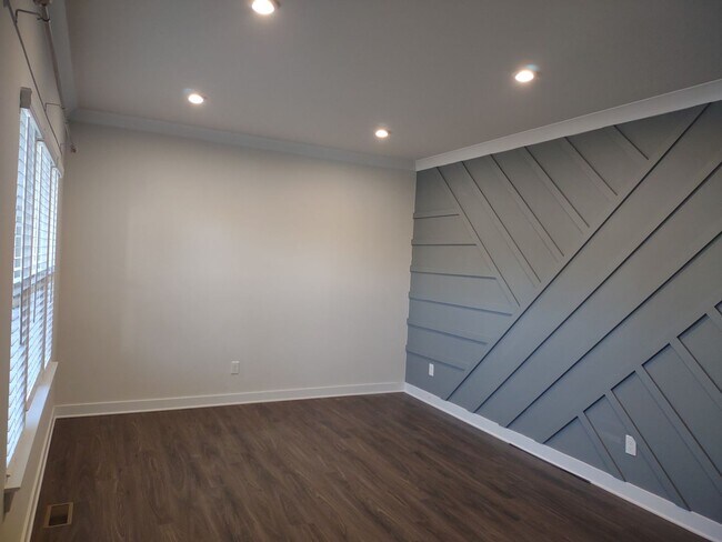 Photo - Superlative 6 Bedroom, 5 Bathroom Home in an Upscale Community!