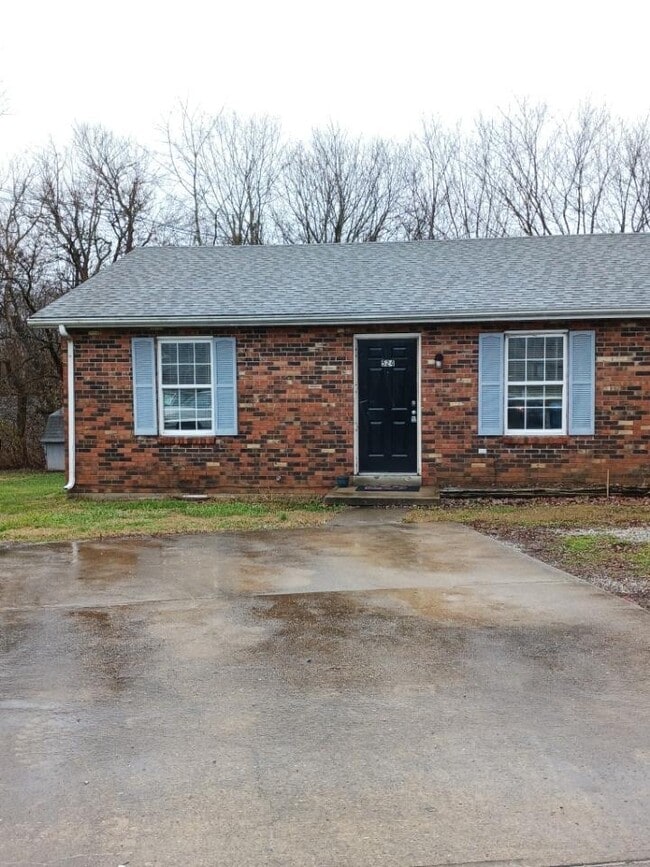 Building Photo - 524 Hickory Dr Unit 1