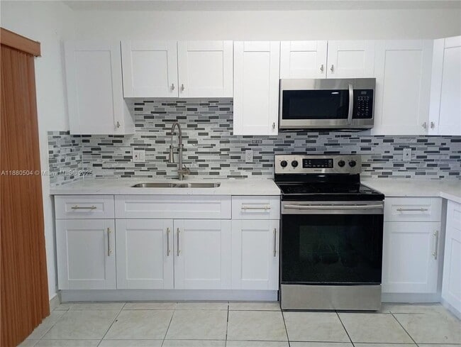 Building Photo - 2531 W 60th Pl Rental