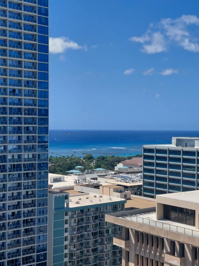 Rooftop View of Ala Moana Beach Park - 1655 Makaloa St Unit 1814