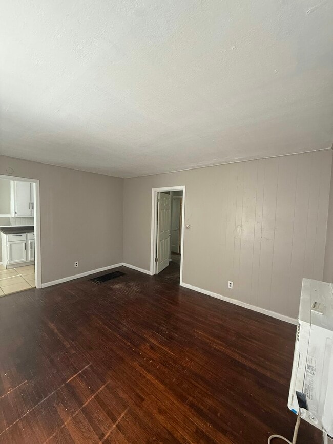 Building Photo - 810 S Terrace Dr