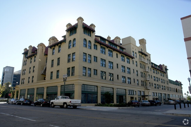 Photo - Hotel Stockton Apartments