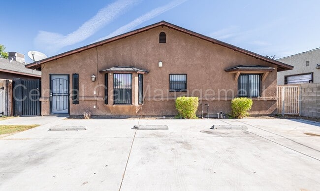 Building Photo - 130 8th St Unit Apt A