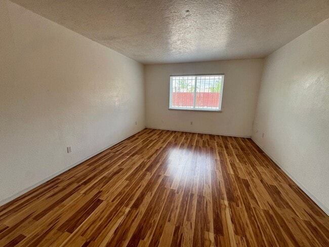 Photo - 3 Bed updated gem!