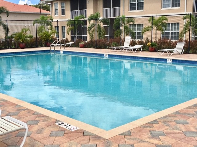 pool area - 8313 Bernwood Cove Loop Unidad 1205 Rental