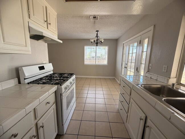 14243 Perham Ct