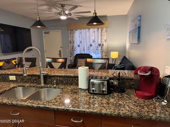 Photo - 1653 US-1 Unidad 211