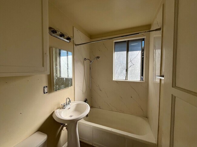 Photo - 126 N Maple St