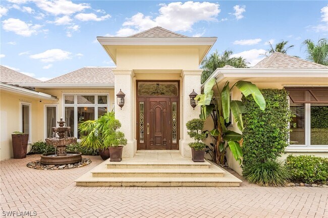 950 Galleon Dr
