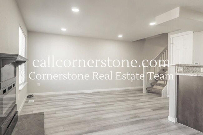 4877 Bluestem Dr