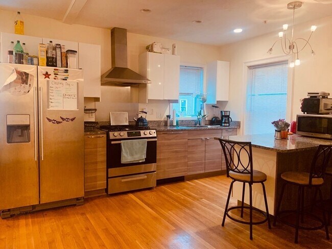 128 Hillside St Unit 1