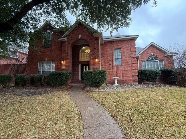 Building Photo - 2405 Hopkins Dr