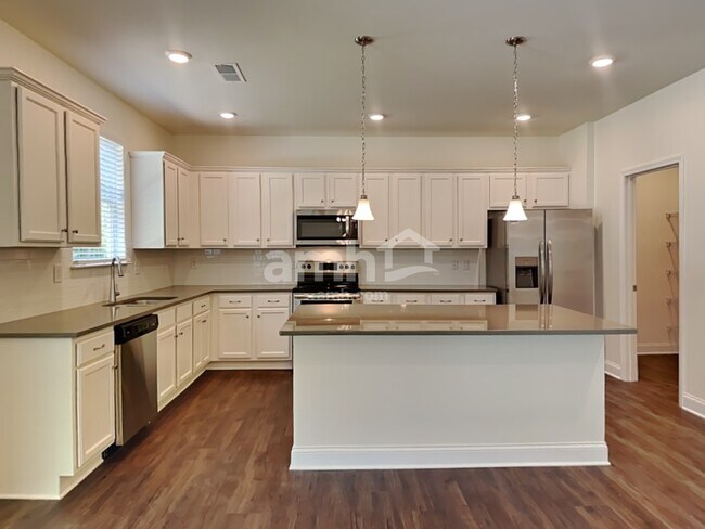 Photo - 2022 Windsor Park Ave