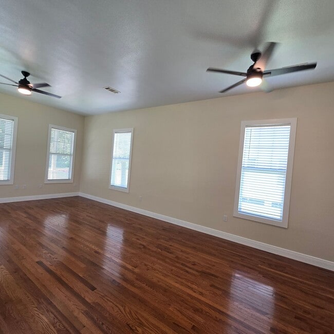 Photo - 1818B Elvin Dr