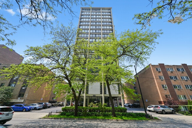 Building Photo - 5740 N Sheridan Rd Unit 5C