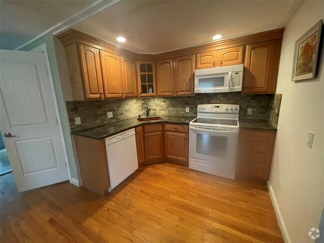 Building Photo - 1043 NY-216 Rental