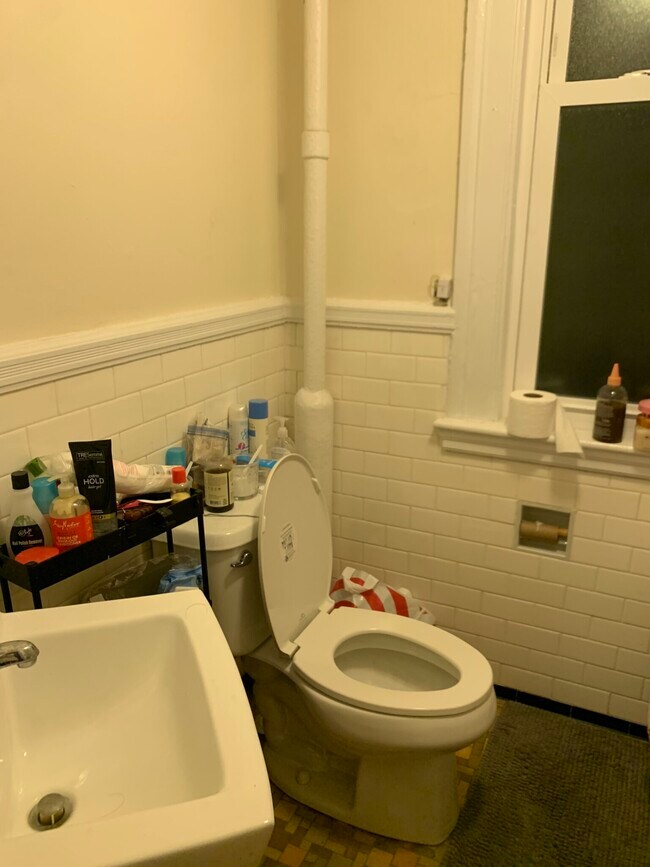 Photo - 885 Massachusetts Ave Unidad 8