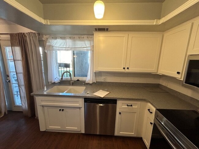 Photo - 1150 N Gem St