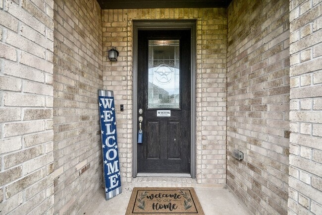 Photo - 5027 Hickory Deer Ln