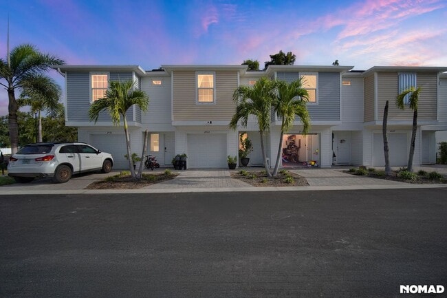 Photo - 2433 6th Ave Dr E