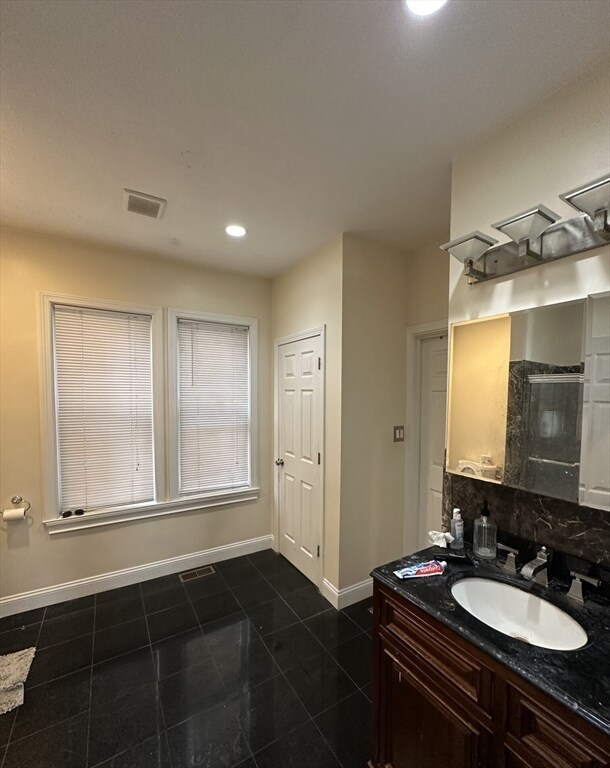 Photo - 8 Montfern Ave