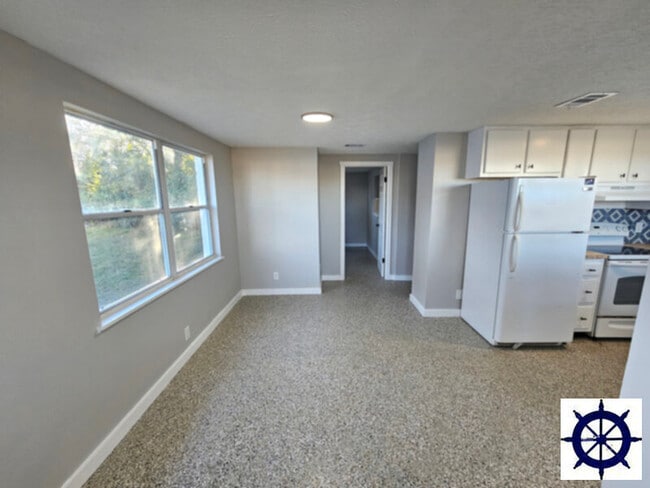 Photo - 257 Nelle Ave