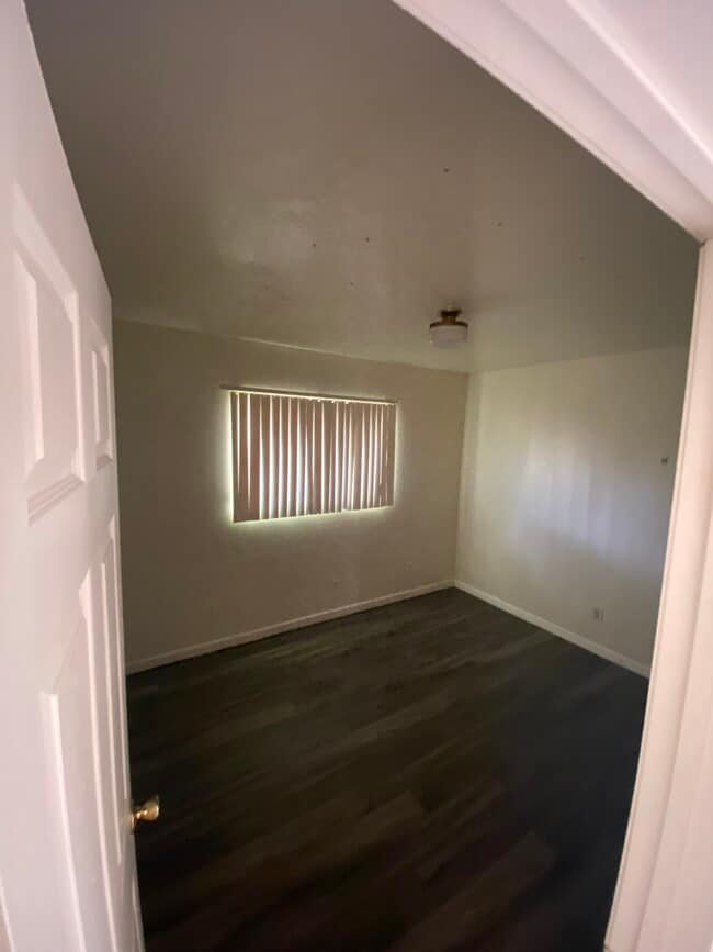 Photo - 2504 Chelwood Park Blvd NE Unit Apartment A