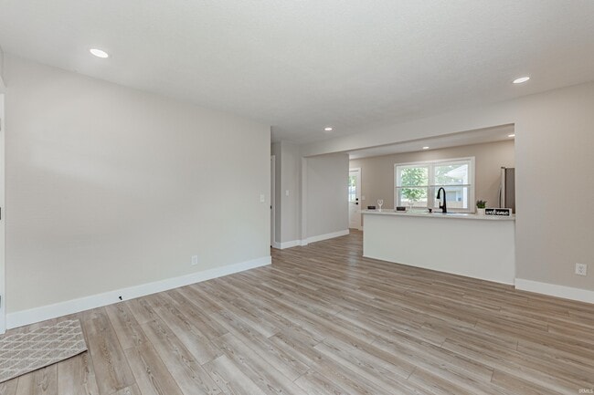 Photo - 1719 Crystal Ct