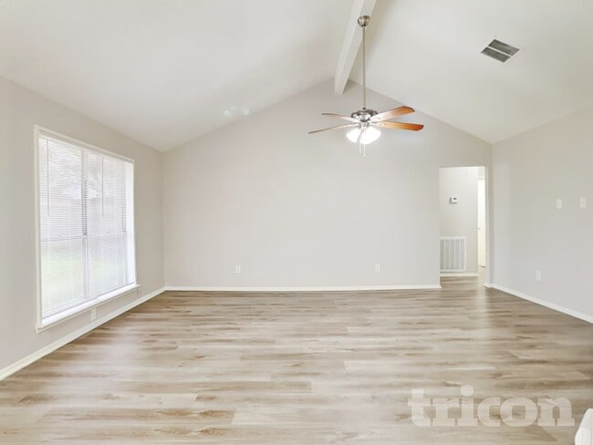 Photo - 7822 Breda Dr